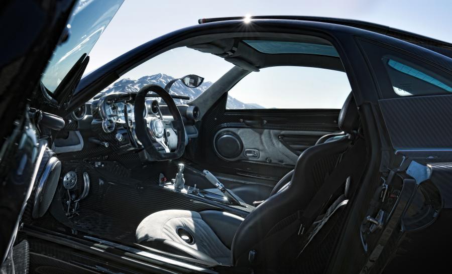 Интерьер Pagani Zonda 760 LM 2014 года  (фото 2 из 6)